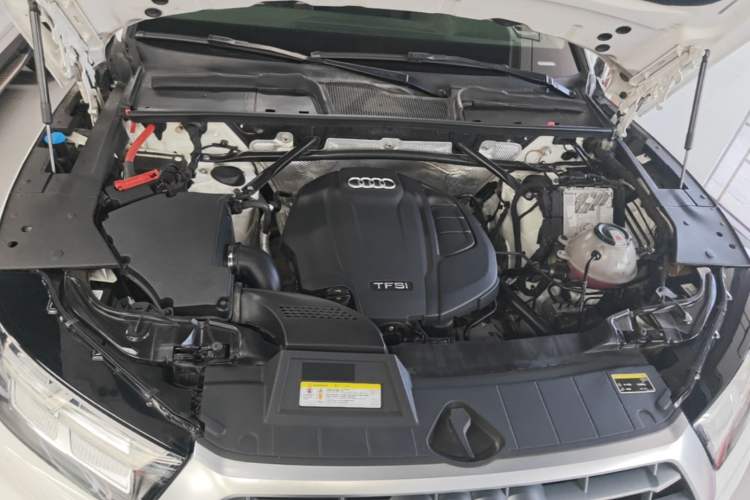 Used Audi Q5L 2018 45 TFSI Prestige Fashion Edition China VI Emission Standard Engine Bay