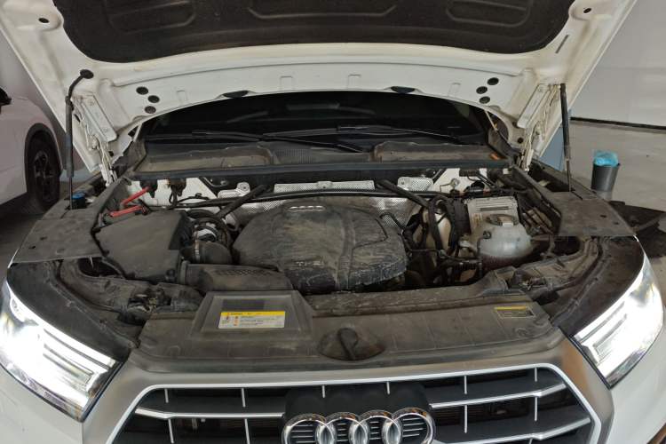 Used Audi Q5L 2018 40 TFSI Prestige Edition China V Engine Bay