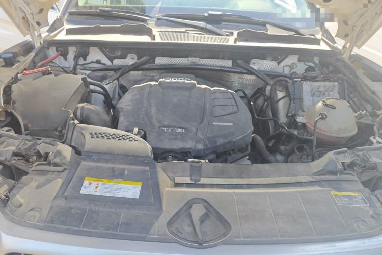 Used Audi Q5L 2018 45 TFSI Prestige Fashion Edition China V Emission Standard Engine Bay