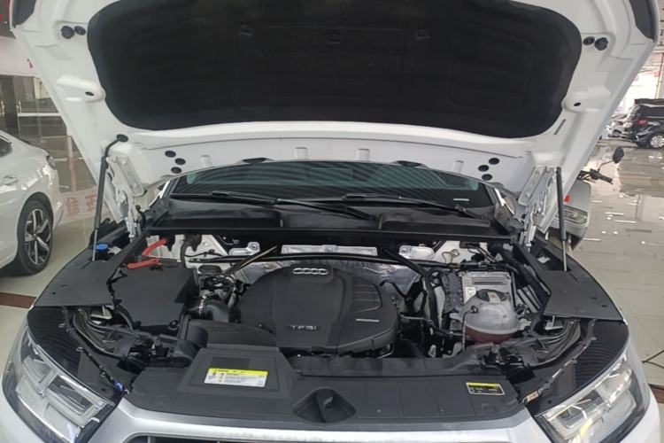Used Audi Q5L 2018 40 TFSI Prestige Fashion Edition China VI Engine Bay