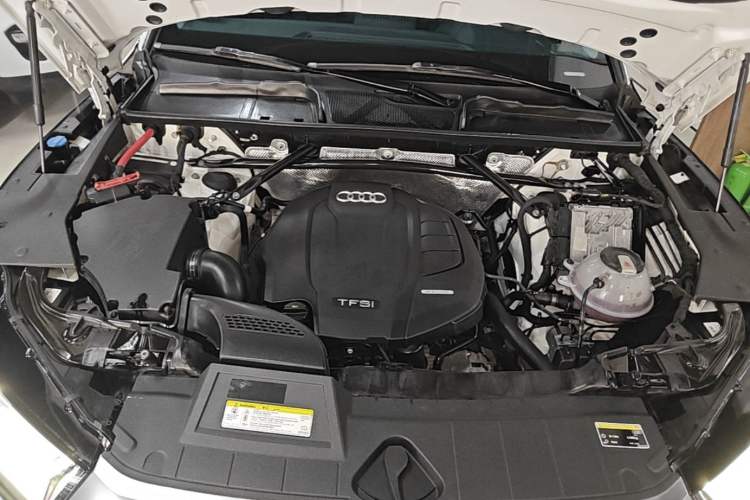 Used Audi Q5L 2018 45 TFSI Prestige Fashion Edition China VI Emission Standard Engine Bay