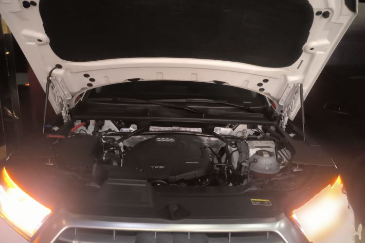 Used Audi Q5L 2018 40 TFSI Prestige Fashion Edition China VI Engine Bay