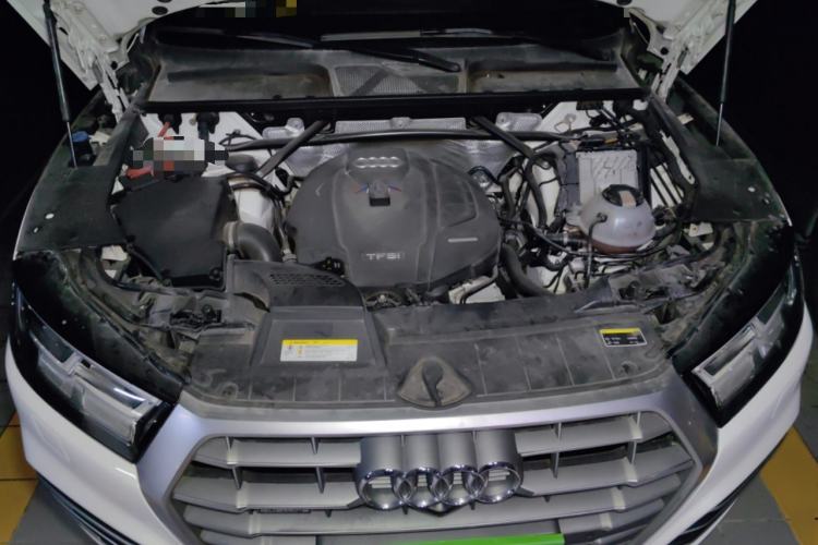 Used Audi Q5L 2018 45 TFSI Prestige Fashion Edition China V Emission Standard Engine Bay