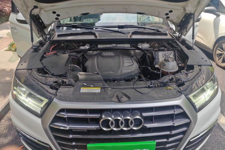 Used Audi Q5L 2018 45 TFSI Prestige Elegant Edition China VI Engine Bay