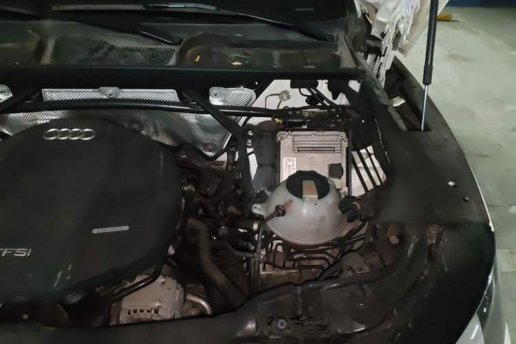 Used Audi Q5L 2018 40 TFSI Prestige Edition China V Engine Bay Left