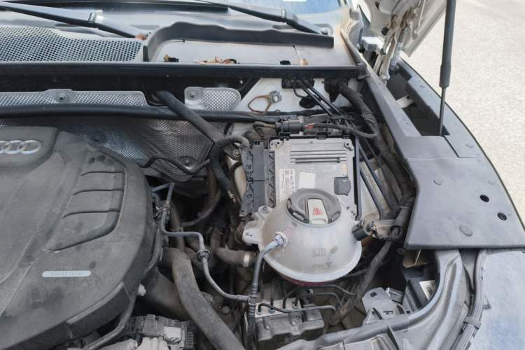 Used Audi Q5L 2018 40 TFSI Prestige Fashion Edition China VI Engine Bay Left