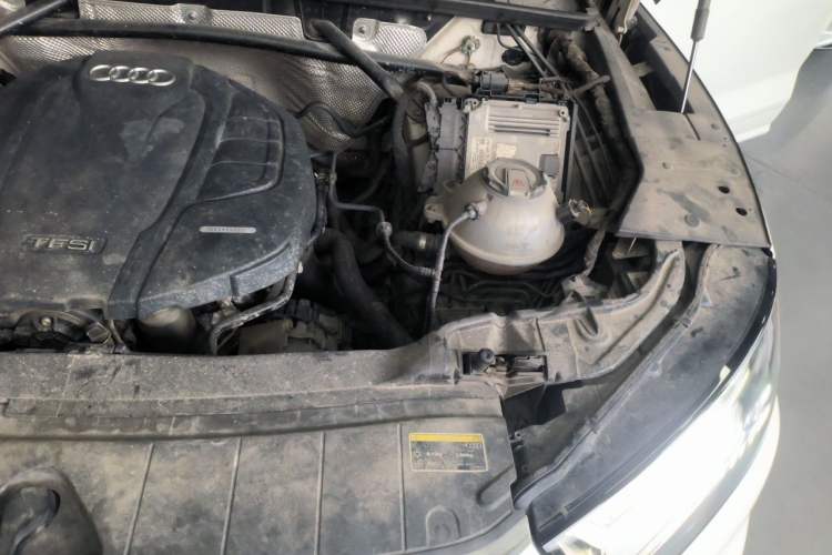 Used Audi Q5L 2018 40 TFSI Prestige Fashion Edition China VI Engine Bay Left