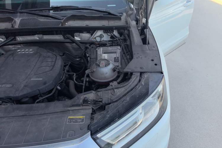 Used Audi Q5L 2018 40 TFSI Prestige Edition China VI Emission Standard Engine Bay Left