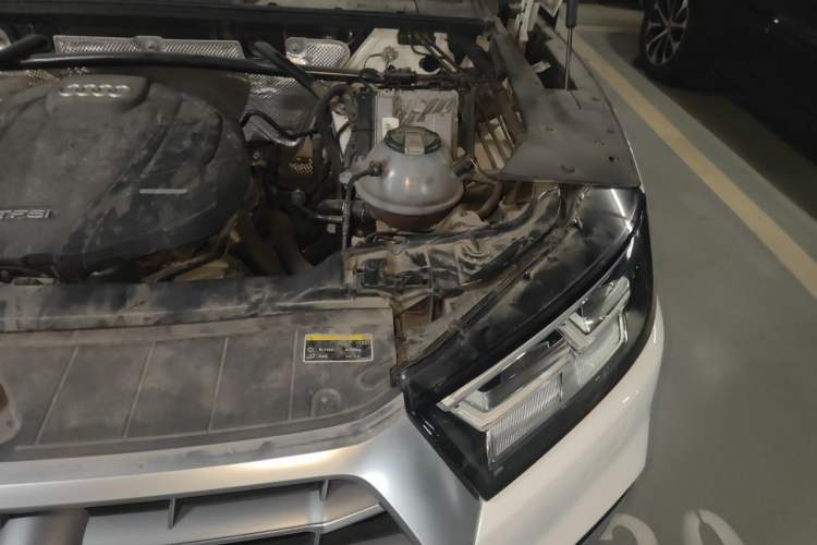 Used Audi Q5L 2018 45 TFSI Prestige Fashion Edition China V Emission Standard Engine Bay Left