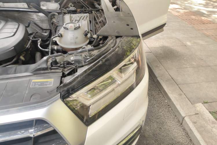 Used Audi Q5L 2018 45 TFSI Prestige Elegant Edition China VI Engine Bay Left