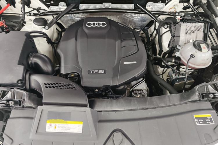 Used Audi Q5L 2018 45 TFSI Prestige Fashion Edition China V Emission Standard Engine Bay