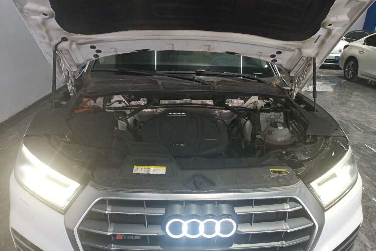 Used Audi Q5L 2018 45 TFSI Prestige Fashion Edition China V Emission Standard Engine Bay