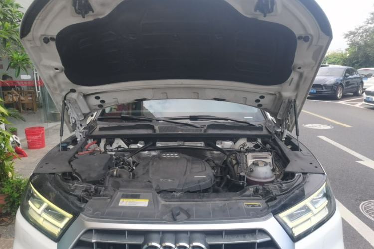 Used Audi Q5L 2018 40 TFSI Prestige Fashion Edition China VI Engine Bay
