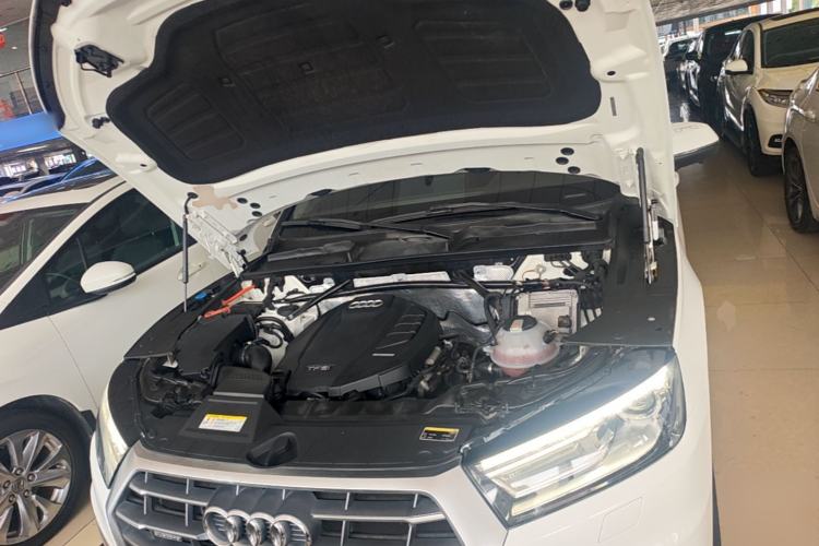 Used Audi Q5L 2018 40 TFSI Prestige Edition China V Engine Bay