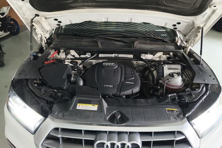 Used Audi Q5L 2018 40 TFSI Prestige Fashion Edition China VI Engine Bay