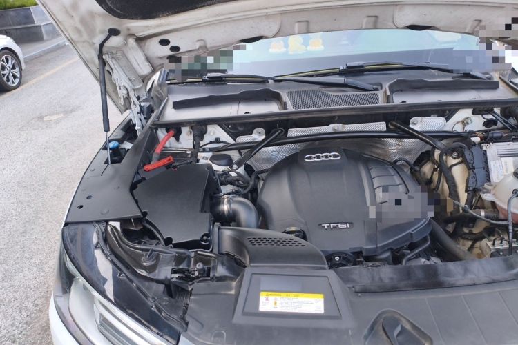 Used Audi Q5L 2018 40 TFSI Prestige Edition China VI Emission Standard Engine Bay Right
