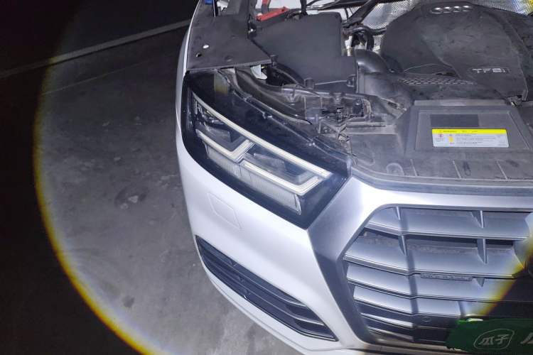 Used Audi Q5L 2018 45 TFSI Prestige Fashion Edition China VI Emission Standard Engine Bay Right