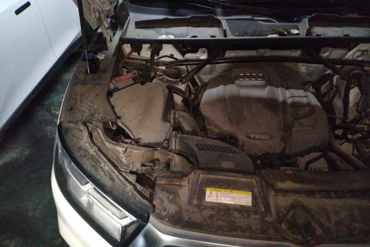 Used Audi Q5L 2018 45 TFSI Prestige Fashion Edition China VI Emission Standard Engine Bay Right