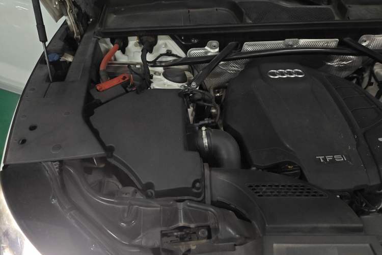 Used Audi Q5L 2018 40 TFSI Prestige Edition China VI Emission Standard Engine Bay Right