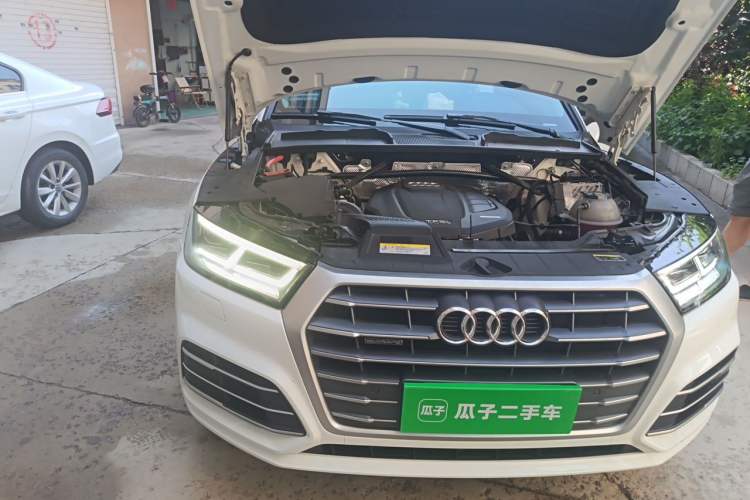 Used Audi Q5L 2018 45 TFSI Prestige Fashion Edition China VI Emission Standard Engine Bay Right