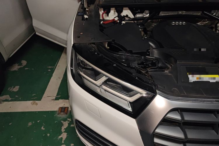 Used Audi Q5L 2018 45 TFSI Prestige Fashion Edition China VI Emission Standard Engine Bay Right