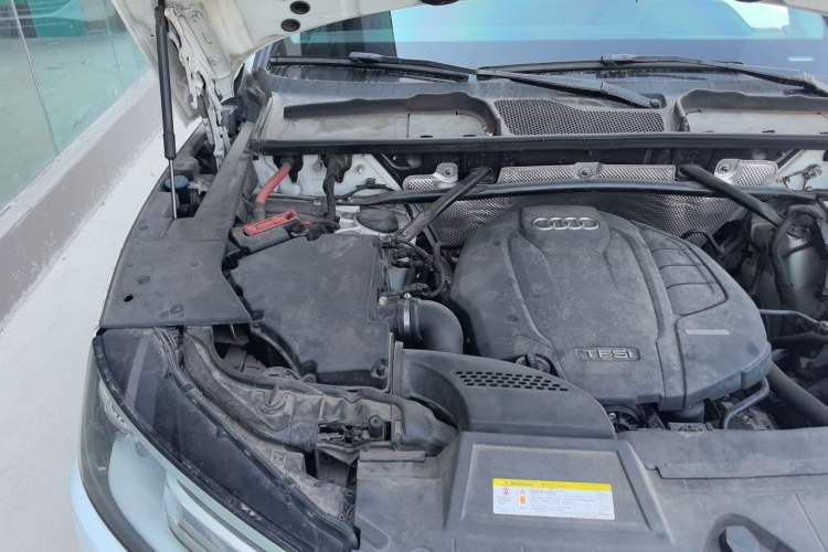 Used Audi Q5L 2018 40 TFSI Prestige Edition China VI Emission Standard Engine Bay Right
