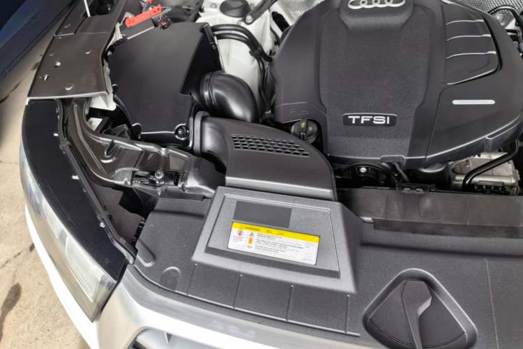 Used Audi Q5L 2018 45 TFSI Prestige Fashion Edition China VI Emission Standard Engine Bay Right