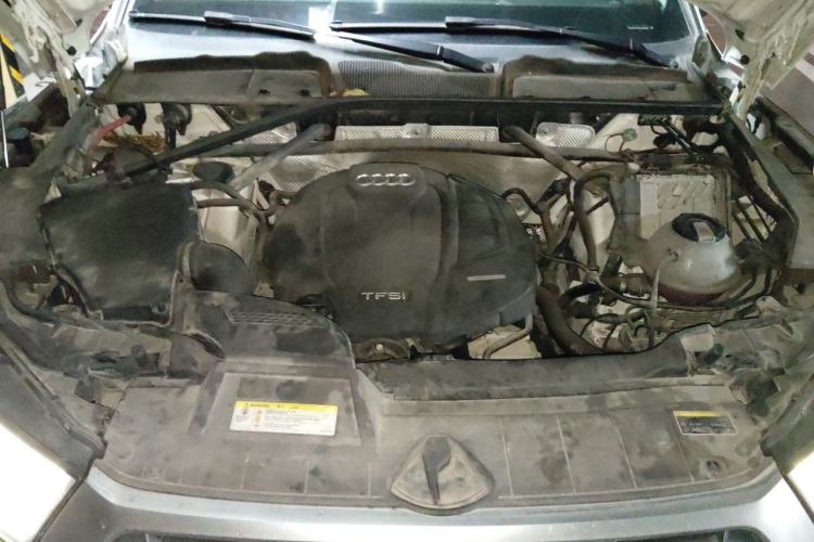 Used Audi Q5L 2018 45 TFSI Prestige Fashion Edition China VI Emission Standard Engine Bay