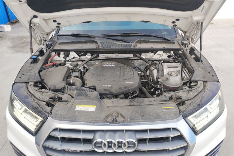 Used Audi Q5L 2018 40 TFSI Prestige Fashion Edition China VI Engine Bay