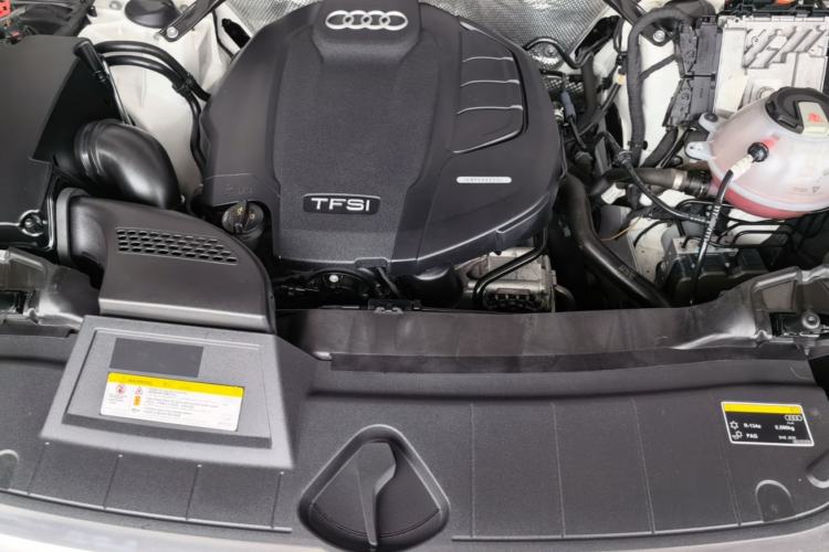Used Audi Q5L 2018 45 TFSI Prestige Fashion Edition China VI Emission Standard Engine Bay