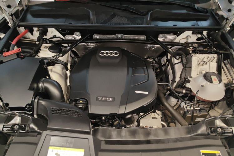 Used Audi Q5L 2018 45 TFSI Prestige Fashion Edition China VI Emission Standard Engine Bay