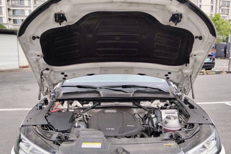 Used Audi Q5L 2018 40 TFSI Prestige Fashion Edition China VI Engine Bay
