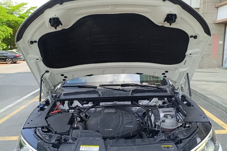 Used Audi Q5L 2018 40 TFSI Prestige Edition China V Engine Bay