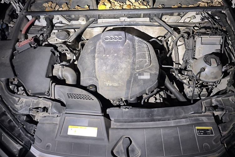 Used Audi Q5L 2018 40 TFSI Prestige Fashion Edition China VI Engine Bay