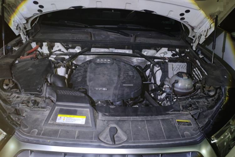 Used Audi Q5L 2018 45 TFSI Prestige Fashion Edition China VI Emission Standard Engine Bay