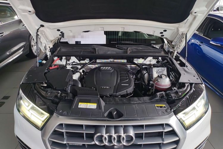 Used Audi Q5L 2018 45 TFSI Prestige Fashion Edition China VI Emission Standard Engine Bay