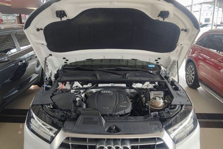 Used Audi Q5L 2018 40 TFSI Prestige Fashion Edition China V Engine Bay