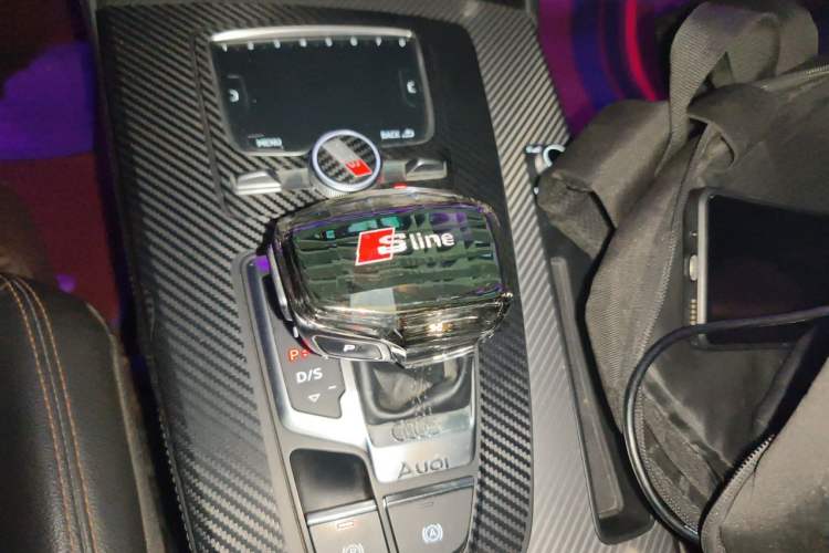Used Audi Q5L 2018 45 TFSI Prestige Fashion Edition China V Emission Standard Gear Lever