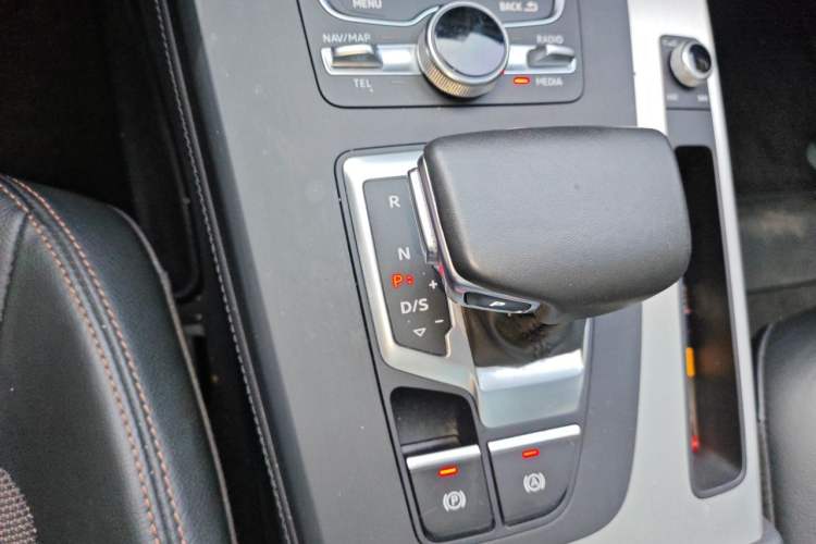 Used Audi Q5L 2018 40 TFSI Prestige Fashion Edition China V Gear Lever