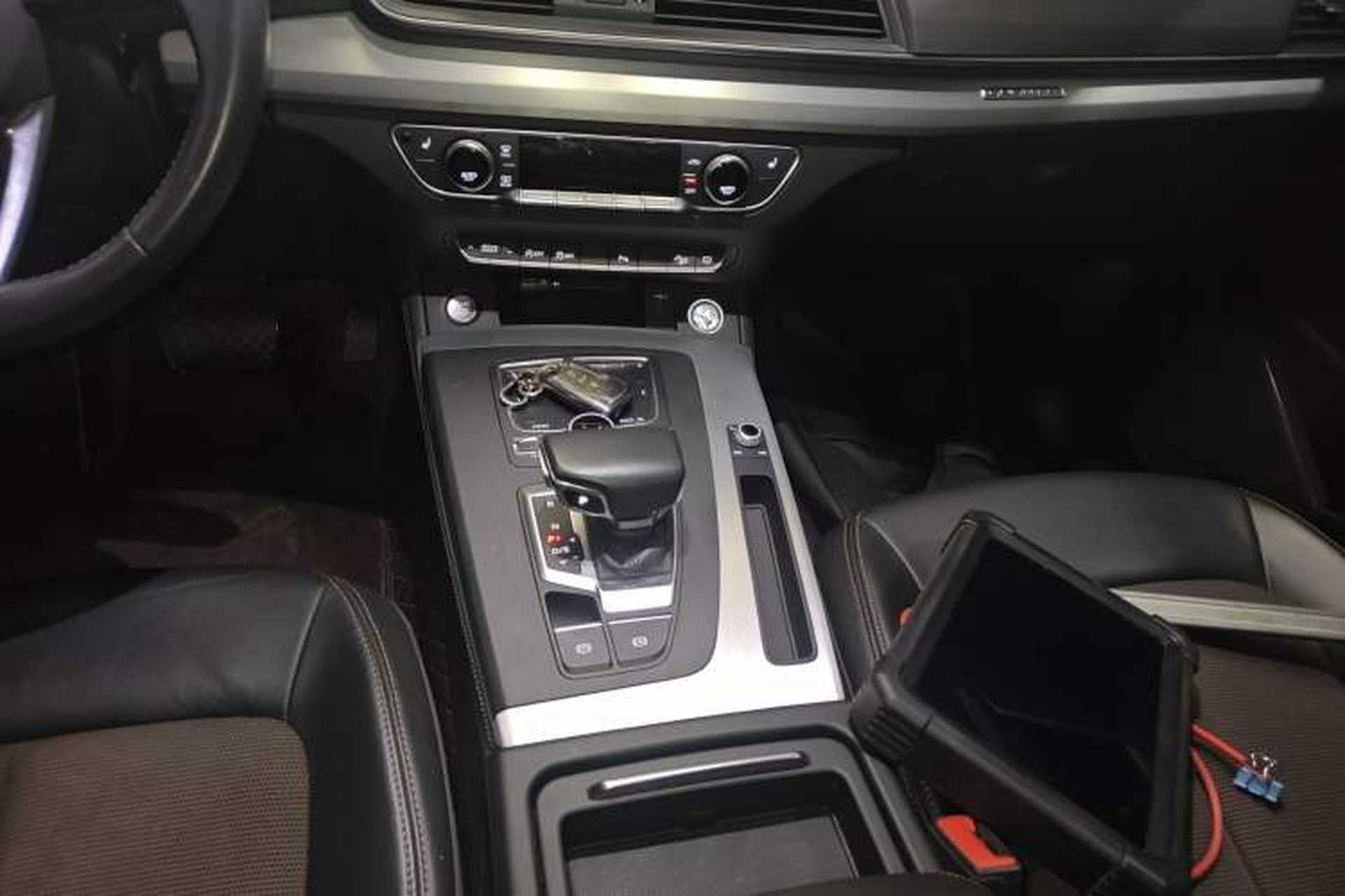 Used Audi Q5L 2018 40 TFSI Prestige Fashion Edition China VI Gear Lever