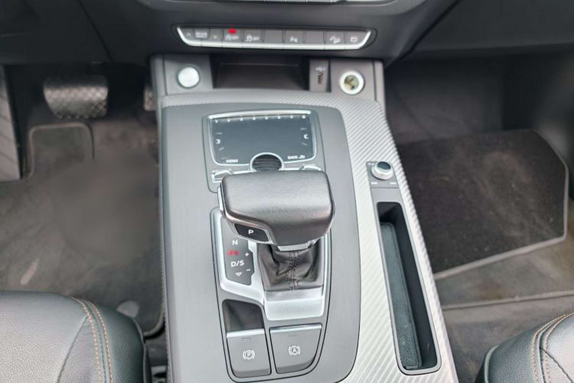 Used Audi Q5L 2018 45 TFSI Prestige Fashion Edition China V Emission Standard Gear Lever