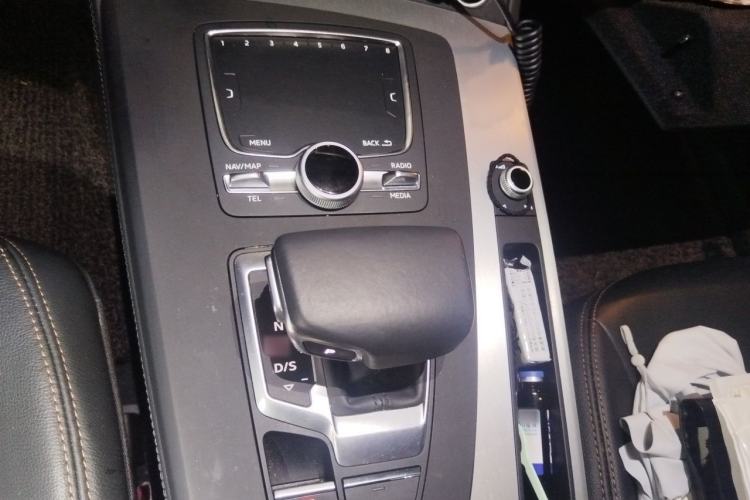 Used Audi Q5L 2018 40 TFSI Prestige Fashion Edition China V Gear Lever