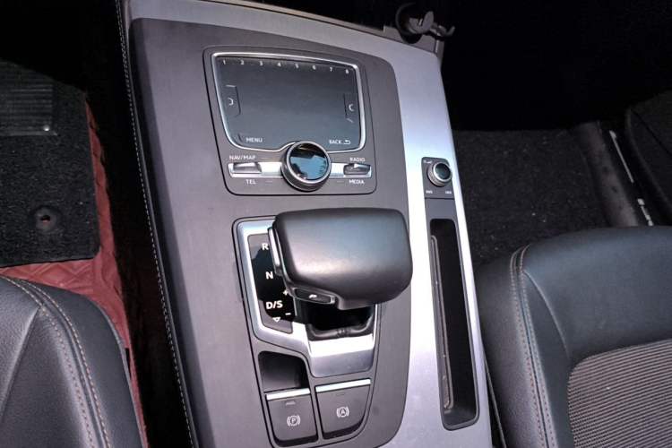 Used Audi Q5L 2018 40 TFSI Prestige Fashion Edition China V Gear Lever