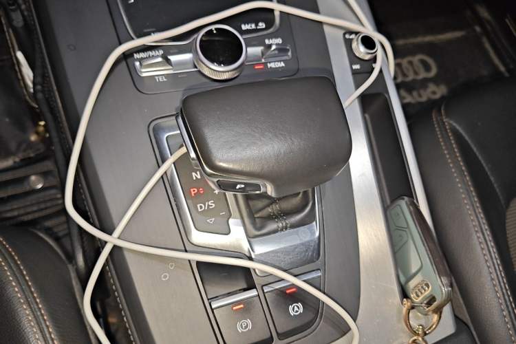 Used Audi Q5L 2018 40 TFSI Prestige Fashion Edition China V Gear Lever
