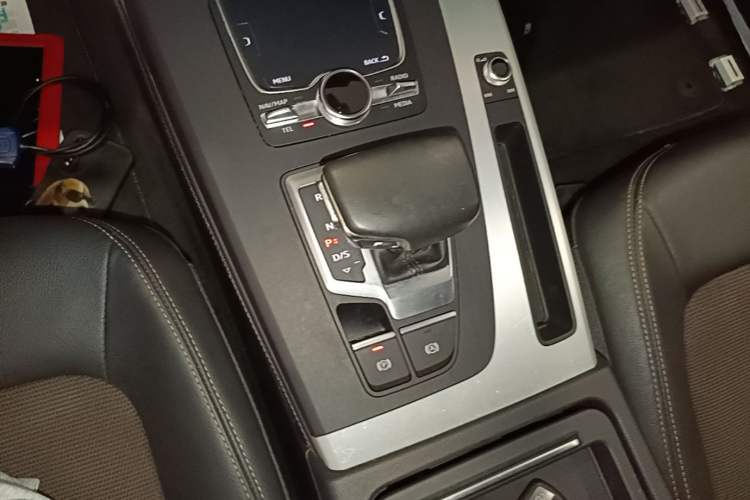 Used Audi Q5L 2018 40 TFSI Prestige Fashion Edition China V Gear Lever