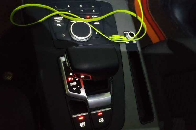 Used Audi Q5L 2018 40 TFSI Prestige Edition China V Gear Lever