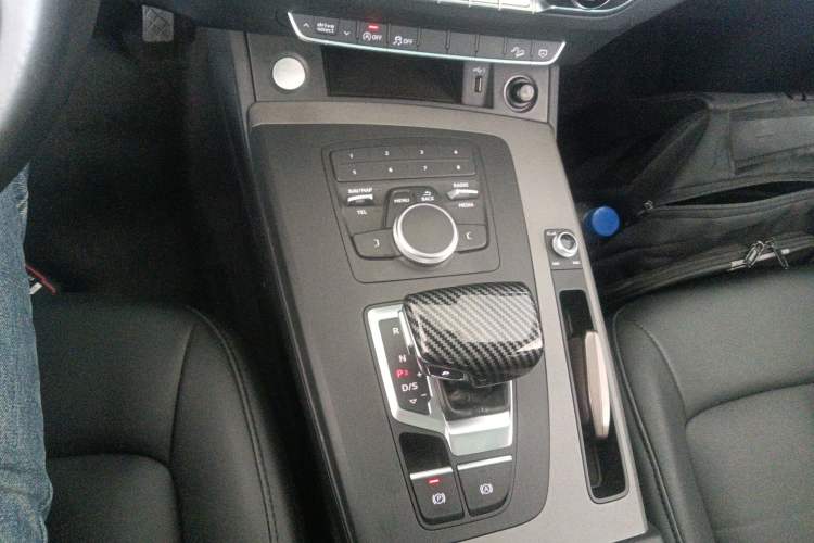 Used Audi Q5L 2018 40 TFSI Prestige Edition China V Gear Lever