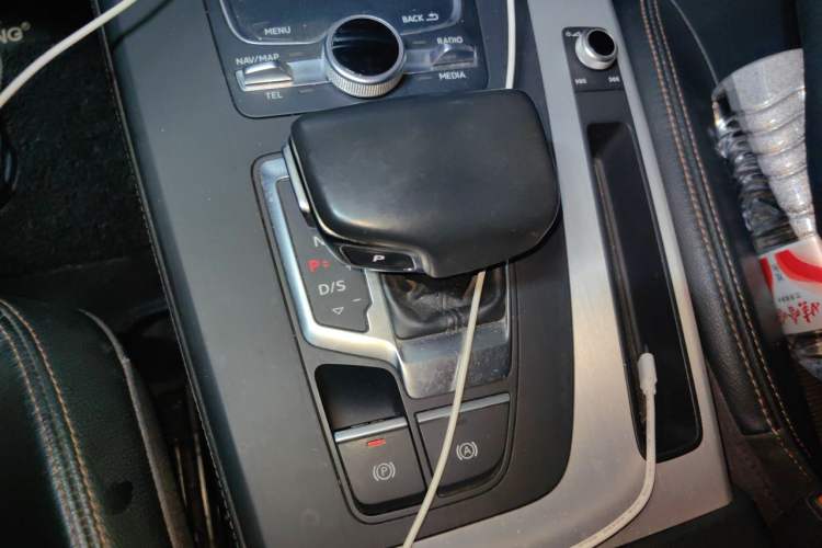 Used Audi Q5L 2018 40 TFSI Prestige Fashion Edition China V Gear Lever