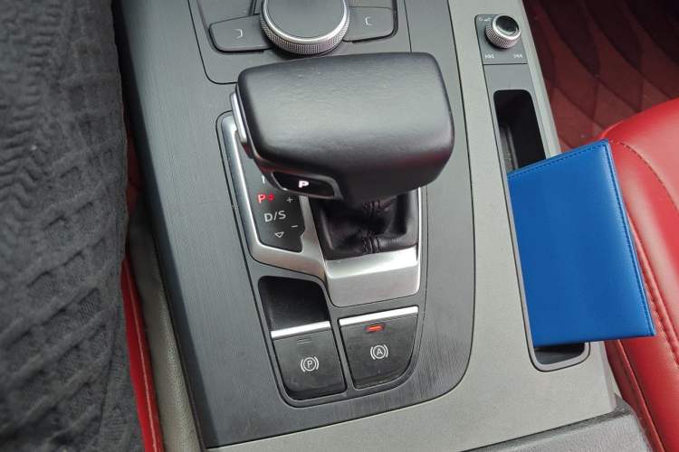 Used Audi Q5L 2018 40 TFSI Prestige Edition China V Gear Lever