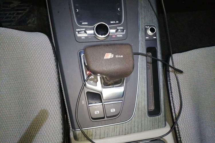 Used Audi Q5L 2018 45 TFSI Prestige Fashion Edition China VI Emission Standard Gear Lever